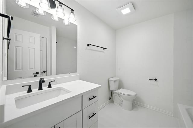 Building Photo - 730 Bluebonnet Dr