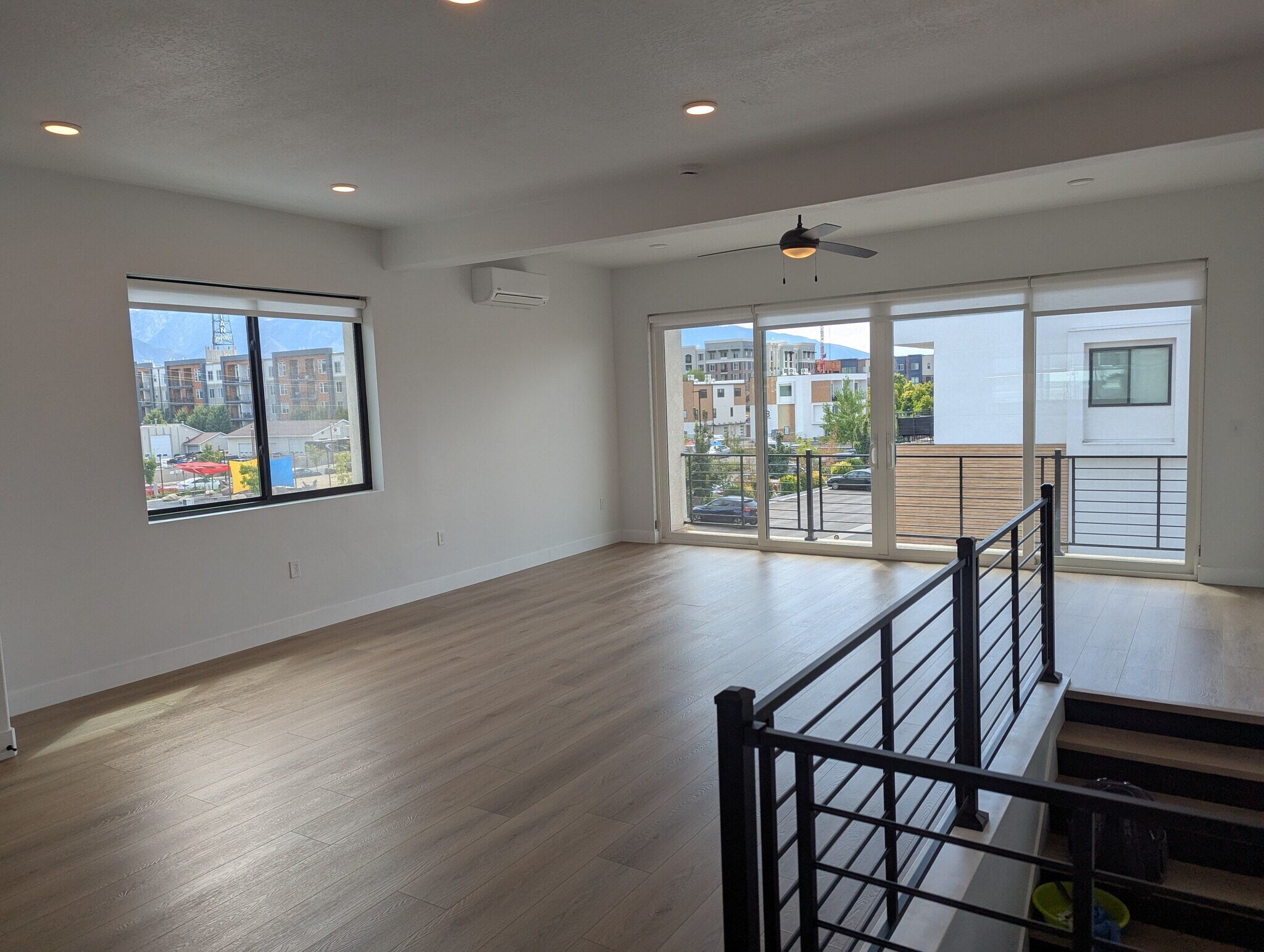 Living room - 44 W Iko Ave
