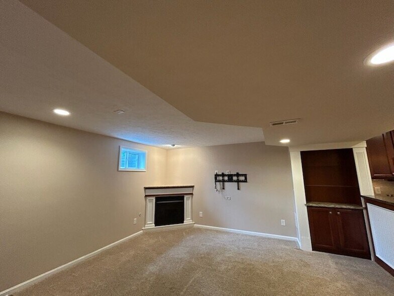 Building Photo - 9130 Bennington Way