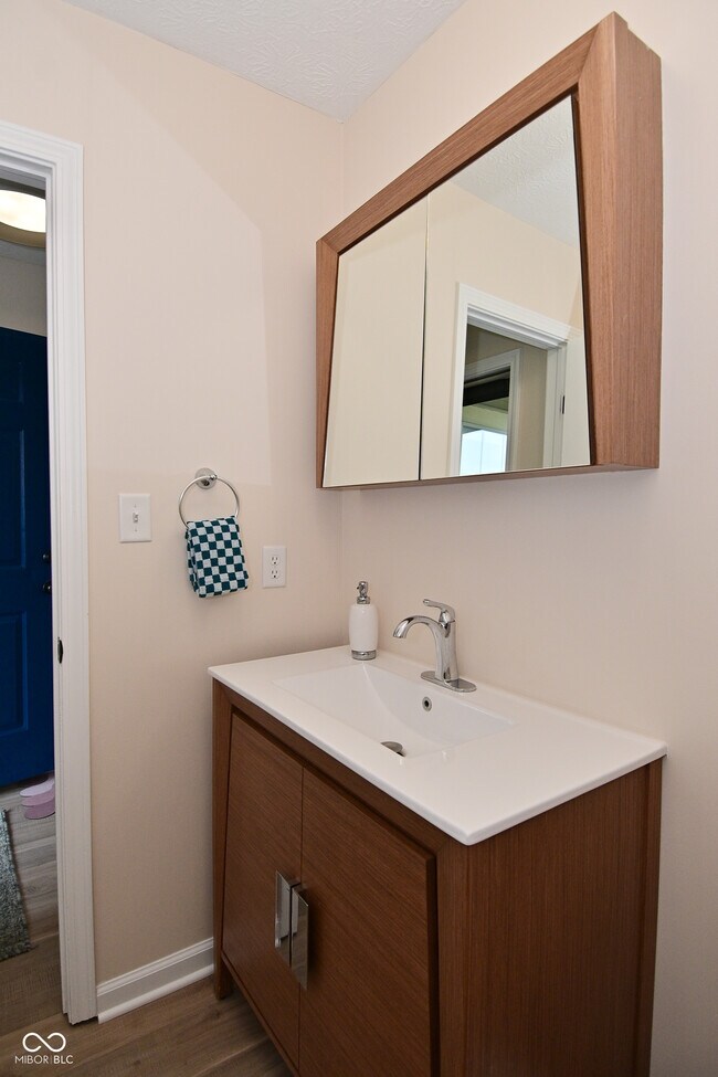 Building Photo - 9477 Aberdare Dr