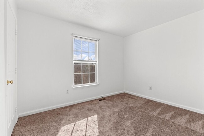 Building Photo - 4BR Columbia Home w/ Finished Basement, Deck & Open Green Space