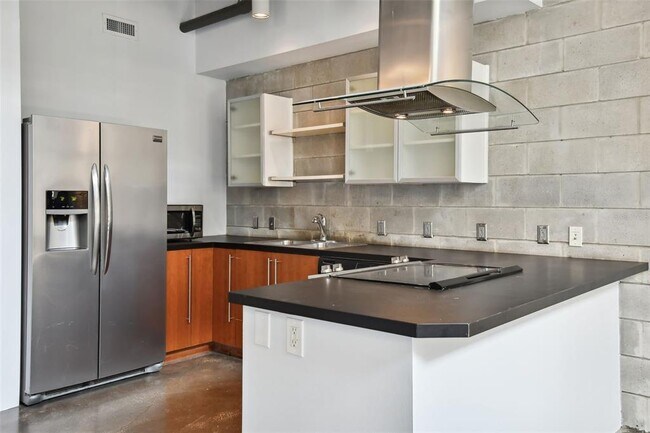 Building Photo - 217 N 12th St