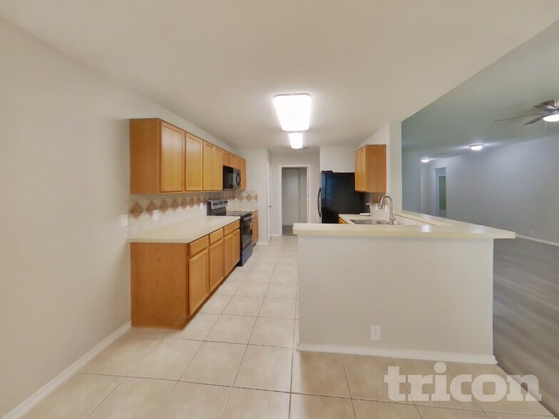 Building Photo - 3741 Pebble Beach