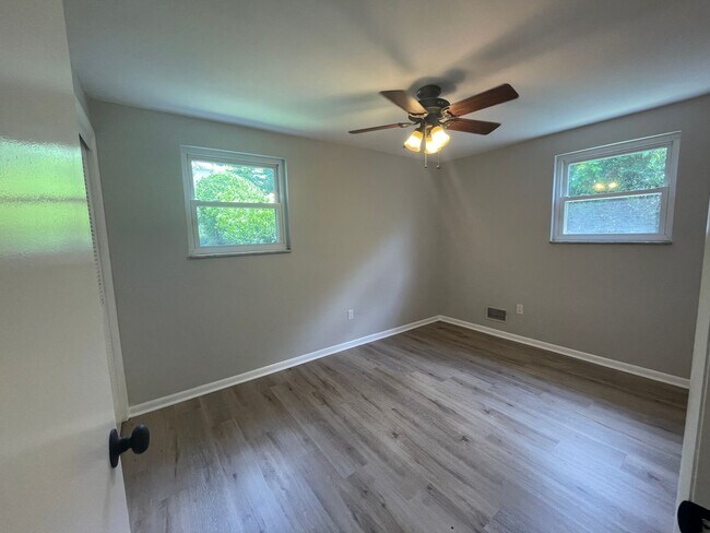 Building Photo - 112 Woodlawn Ave