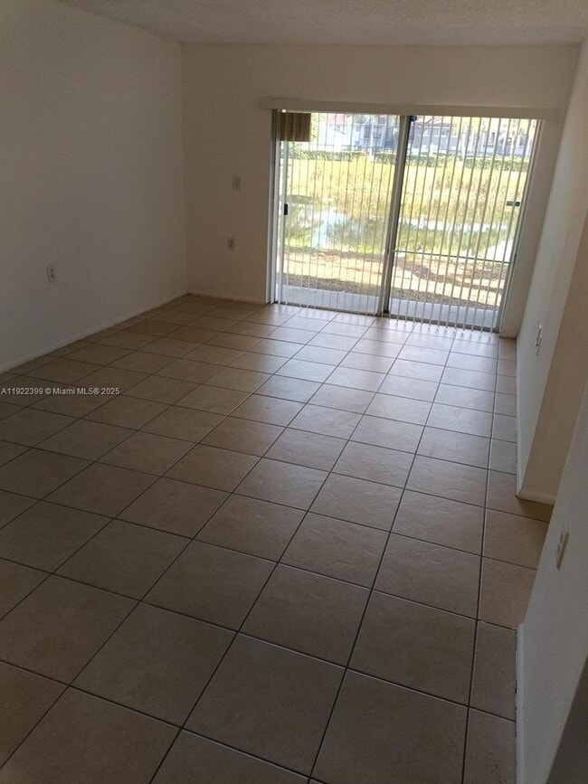 Building Photo - 1200 Lake Victoria Dr