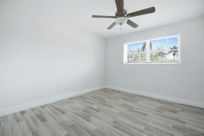 Building Photo - 321 E Chaminade Dr