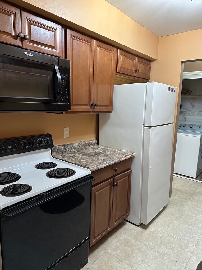 Building Photo - 30060 W 12 Mile Rd