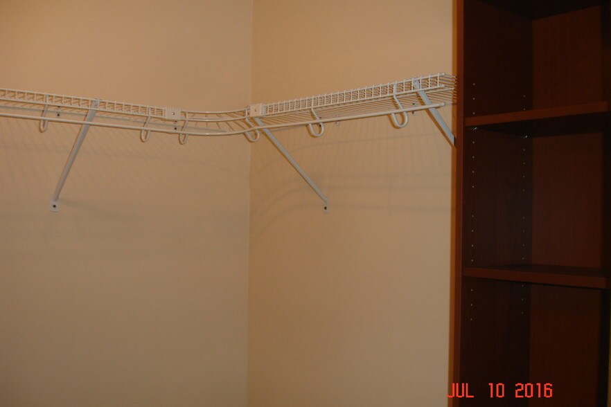 Building Photo - 80 S Pleasant Rd