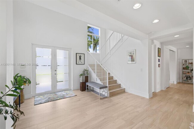 Building Photo - 14831 SW 93rd Ct