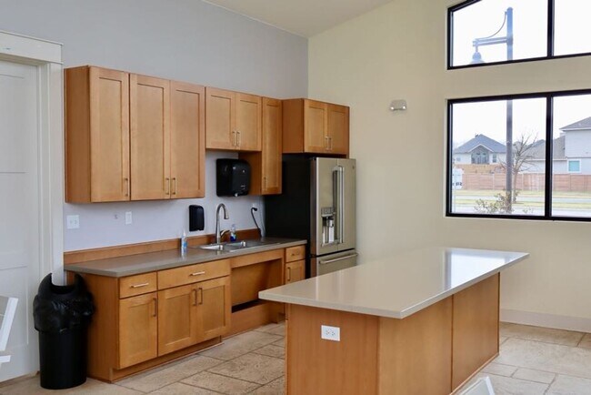 Building Photo - 8128 Daisy Cutter Crossing