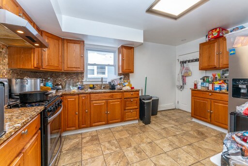 Kitchen - 4304 Meadowview Ave