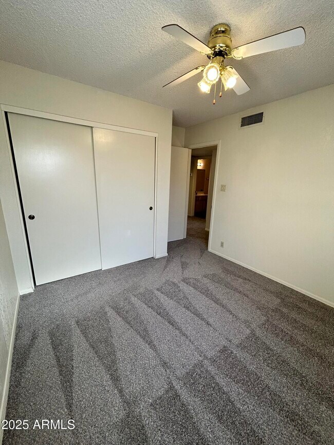 Building Photo - 85 S Crestview St