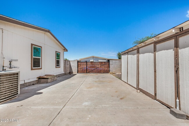 Building Photo - 8601 N 103rd Ave