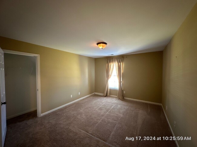 Building Photo - 10135 Ridgewood Oak Dr