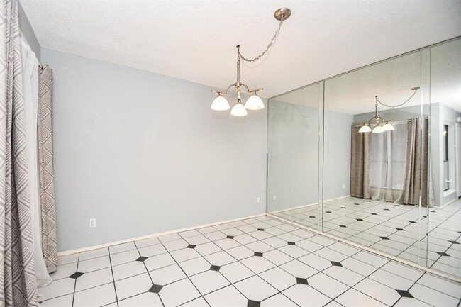 Building Photo - 3200 S Gessner Rd