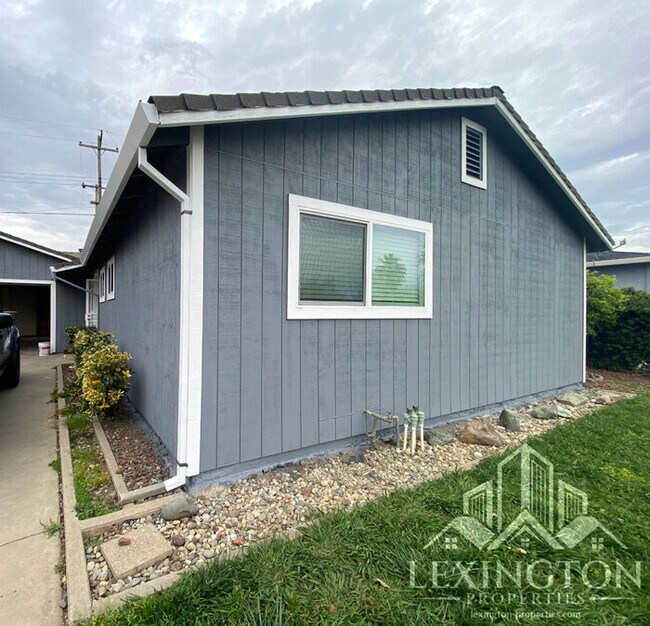 Building Photo - Beautifully Remodeled, Single-story, 3BD/2BA Home in Rio Linda near Babe Best Park!