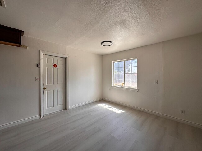 Building Photo - 2146 Cantaria Ave