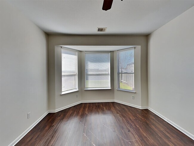 Building Photo - 2303 Cantabria Ln