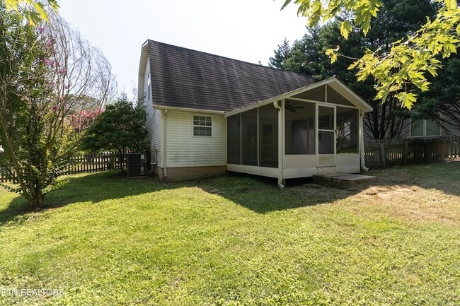 Building Photo - 7005 Buddy J Ln