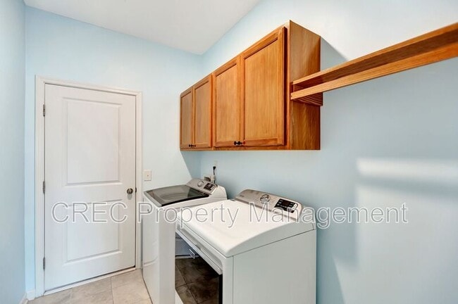 Building Photo - 494 Spanish Wells Rd