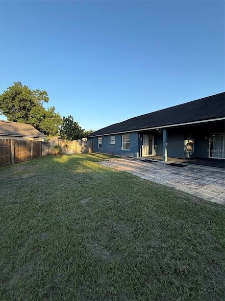 Building Photo - 5841 Dorham Pl