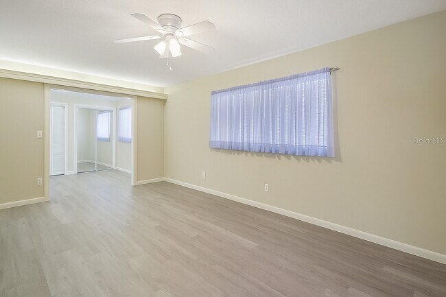 Master Bedroom with large closet area - 2908 Ivy St