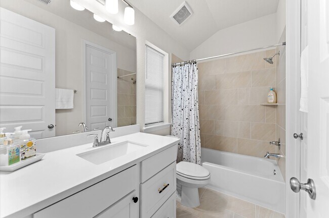 Building Photo - 21215 Palm Arbor Dr