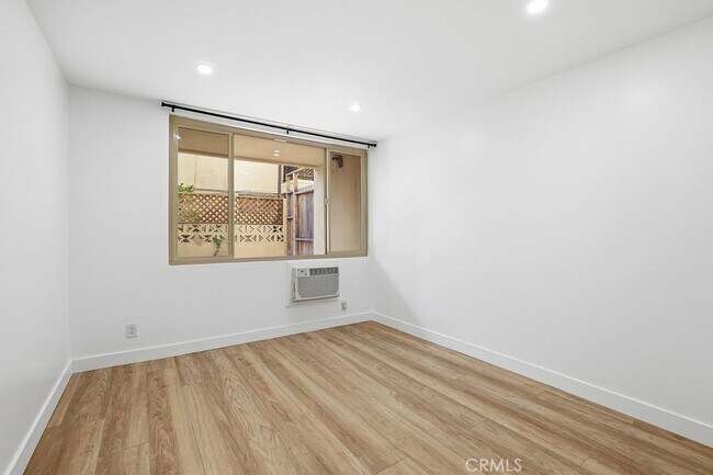 Building Photo - 17000 Burbank Blvd