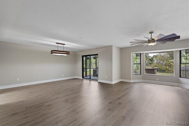 Building Photo - 11310 W Bayshore Dr