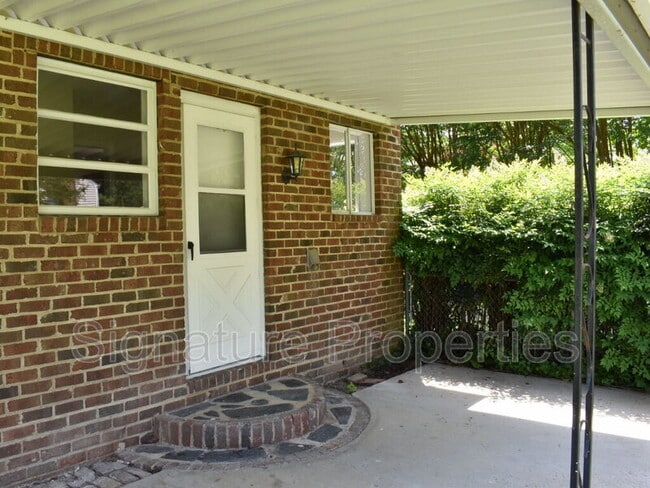 Building Photo - 8304 Michaels Rd