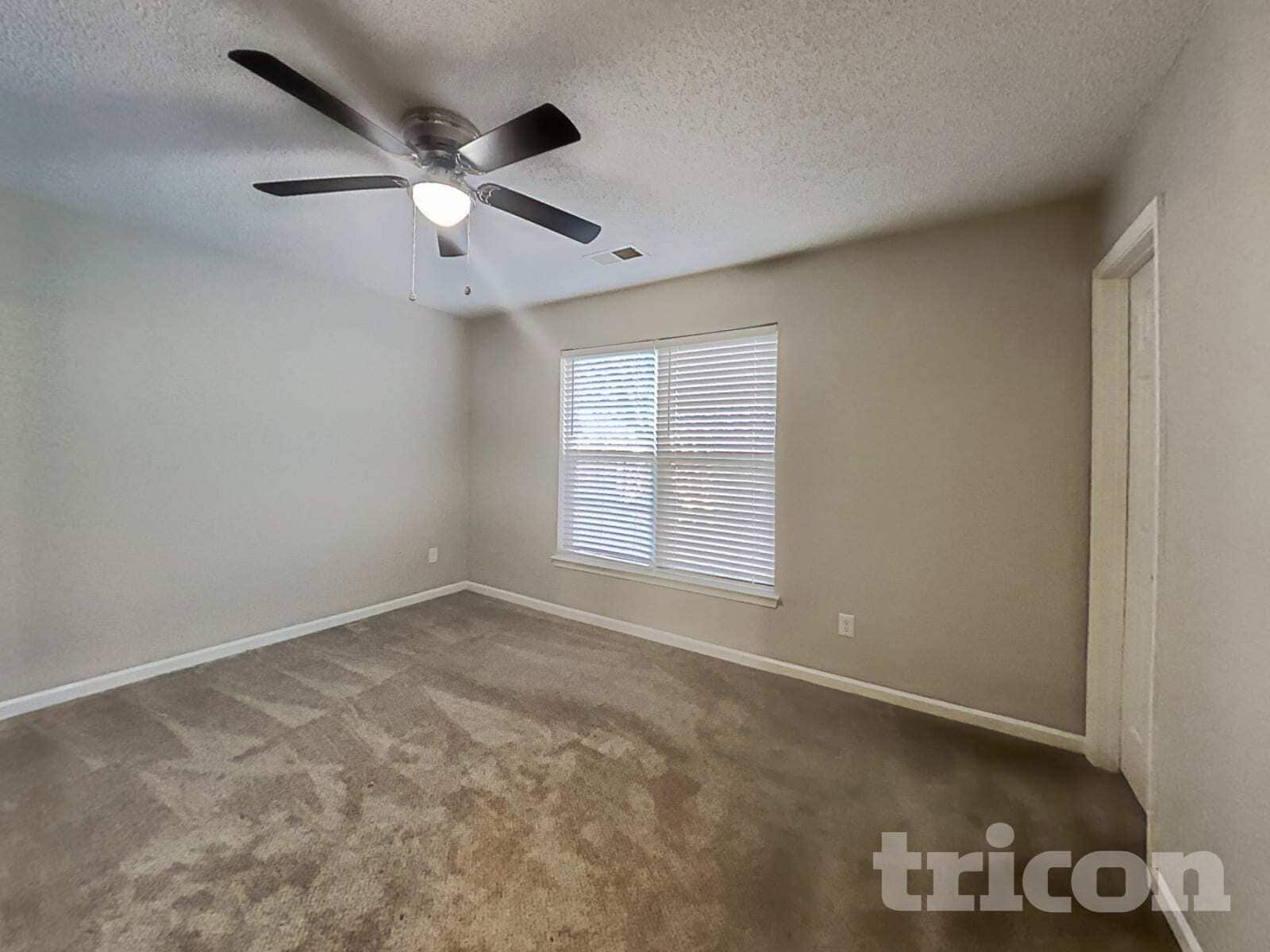 Building Photo - 7043 Red Bud Cir