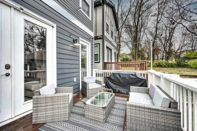 Building Photo - 338 Vivelle Ave