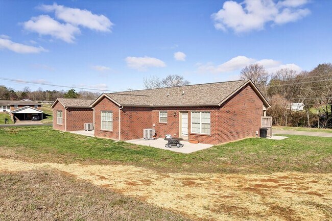 Building Photo - 509 S Old Sevierville Pike