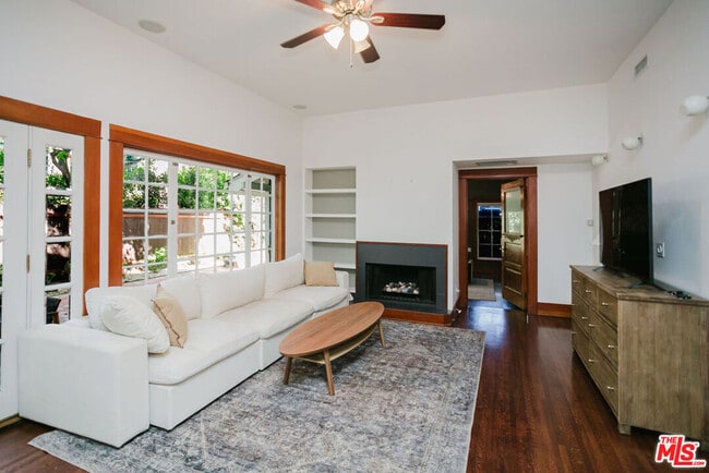 Building Photo - 13239 Addison St