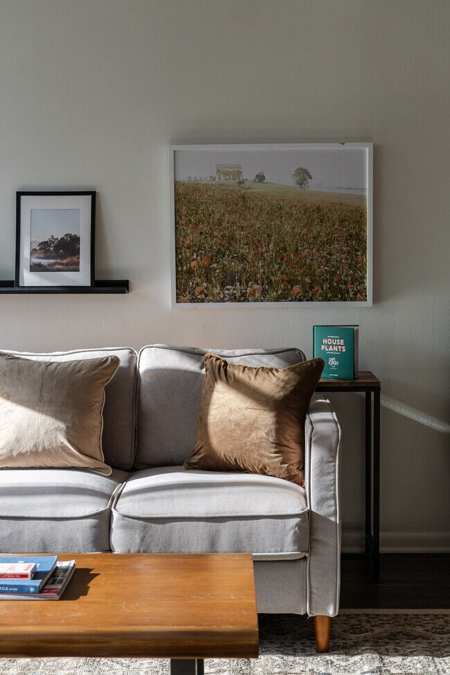 Building Photo - 901 S Ashland Ave