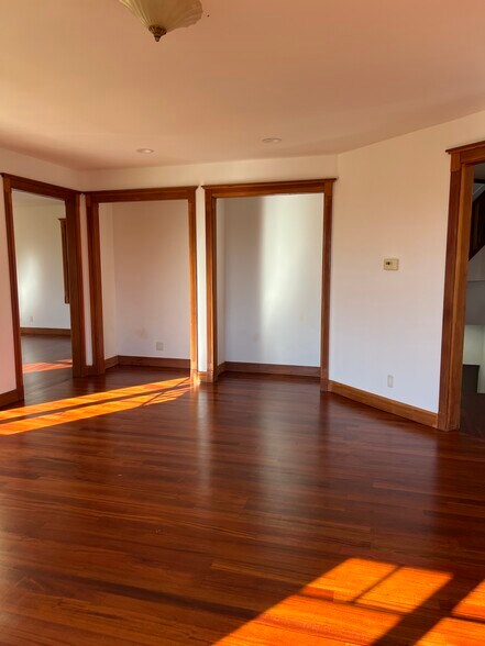 Building Photo - 5825 Saint Paul Ct