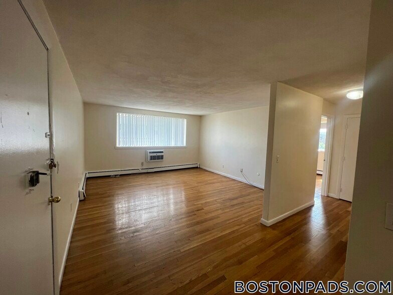 Building Photo - 88 Gardner St