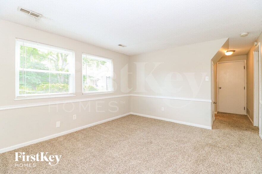 Building Photo - 2489 Millvalley Dr