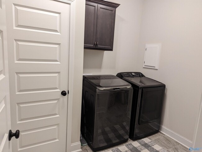 Building Photo - 152 Summer Pointe Ln