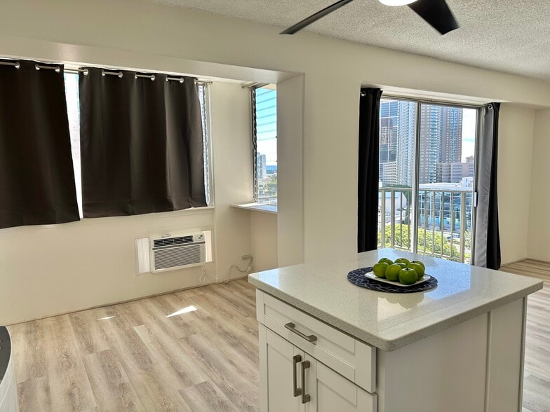 New AC unit - 818 S King St