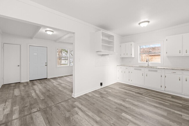 Building Photo - 829 51st St Ensley