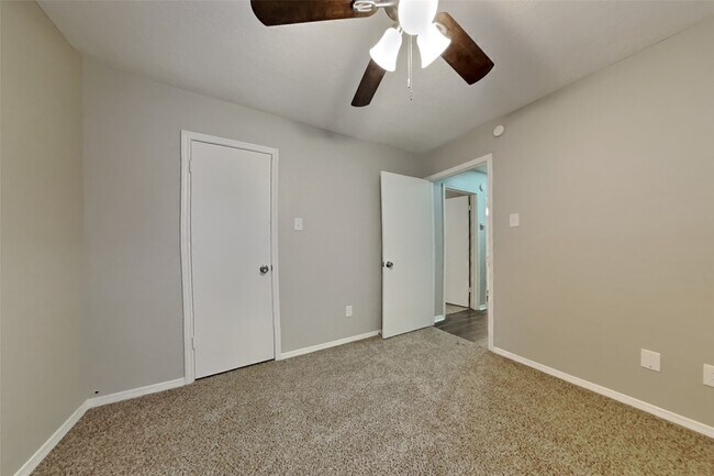 Building Photo - 3318 Lockgate Dr