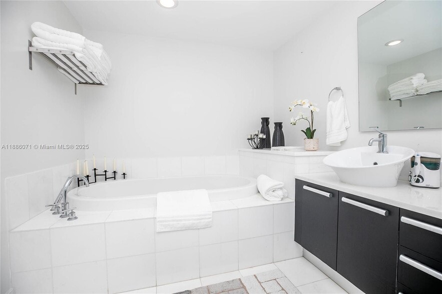 Building Photo - 2950 NE 188th St