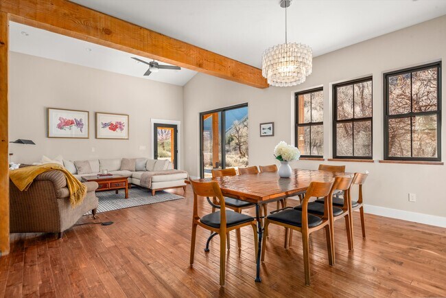 Building Photo - 106 Castle View Dr