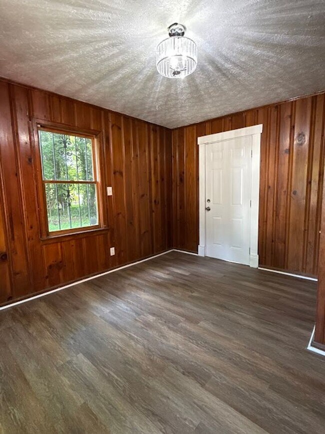 Building Photo - 1111 Lawton Pl SW
