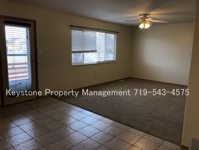 Building Photo - 377 - 379 W. Buttercup Way
