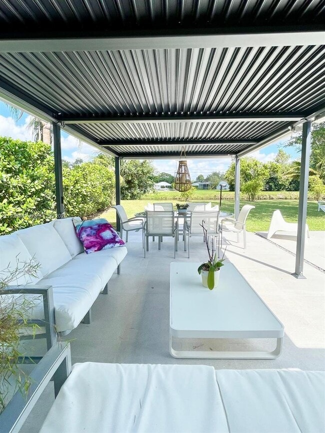 Building Photo - 9121 SW 85th St