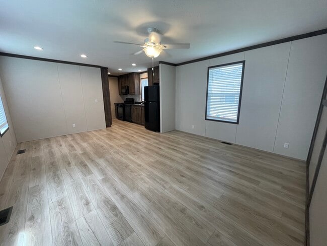 Building Photo - 245 Magnolia Pl