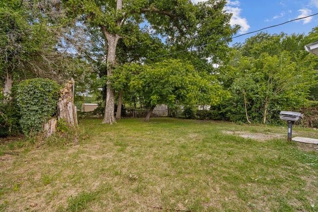 Building Photo - Charming 3 Bedroom, 2 Bathroom house