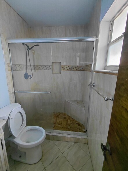 Building Photo - 5551 SW 57th St